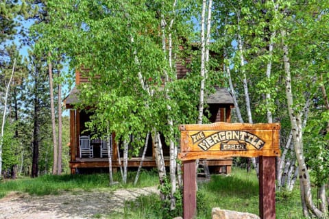 Mercantile Cabin Cabin in North Lawrence