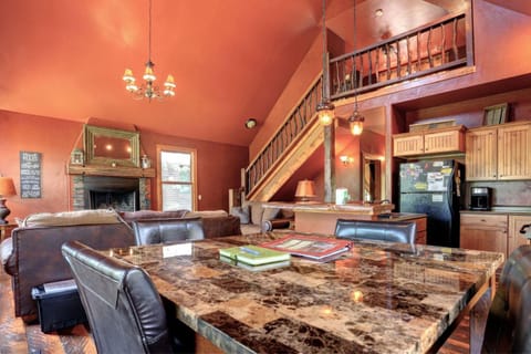 Mercantile Cabin Cabin in North Lawrence