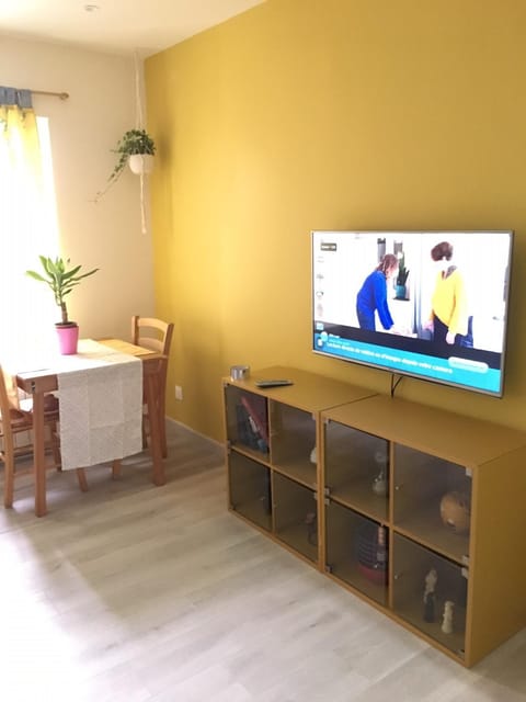 TV and multimedia, Dining area
