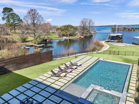 Captain's Cove Retreat New Listing Concierge Services House in Cottonwood Shores