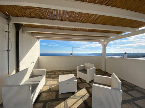 Natural landscape, Balcony/Terrace, Sea view