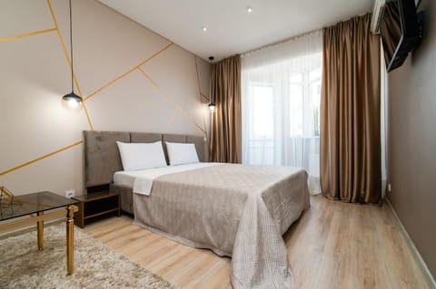 Bed, TV and multimedia, Bedroom, air conditioner