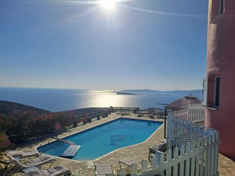 Day, Natural landscape, Pool view, Sea view, Swimming pool, sunbed