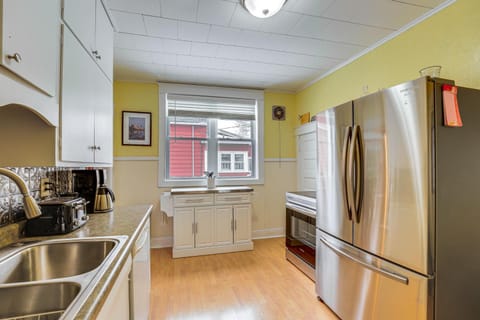 Ludington Home with 6 Bicycles Less Than 1 Mi to Beach! House in Ludington