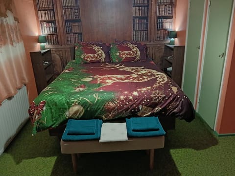 Bed, Bedroom
