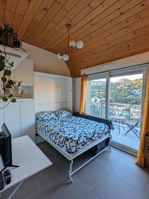 Bed, Living room, Bedroom