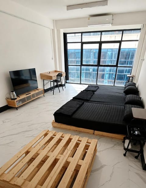 Bed, TV and multimedia, Photo of the whole room, Bedroom, air conditioner