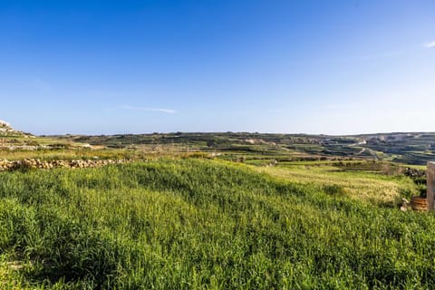 Dwejra Peak House House in Malta