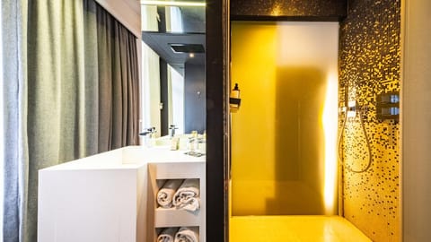 Shower, Shower, Bathroom, Bathroom