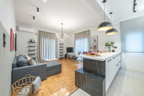 Kitchen or kitchenette, Living room, Seating area