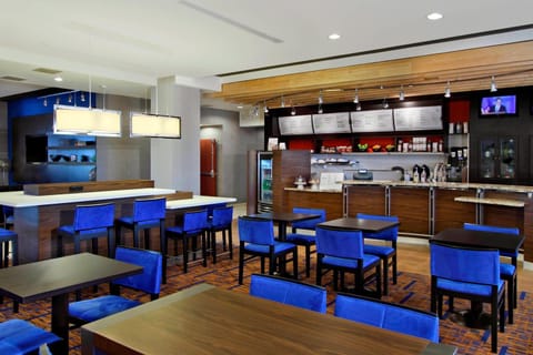 Restaurant/places to eat, Restaurant/places to eat