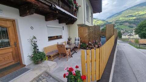 Property building, Balcony/Terrace, Mountain view