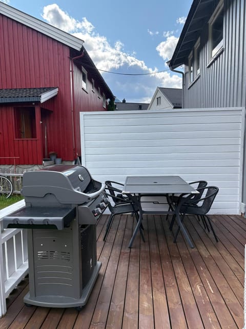 Property building, Patio, Day, View (from property/room), Balcony/Terrace, Dining area