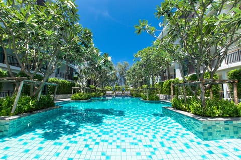Swimming pool, Swimming pool