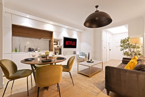 Kitchen or kitchenette, Living room, Dining area