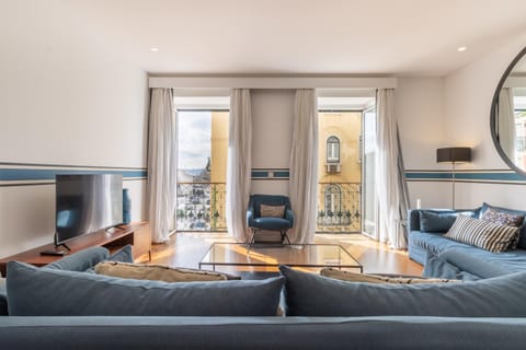 Living room, Seating area, internet, internet, air conditioner, air conditioner