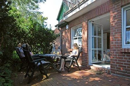 Property building, Balcony/Terrace, Garden view