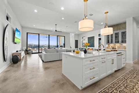 The Enclave New Listing Concierge Services House in Kingsland