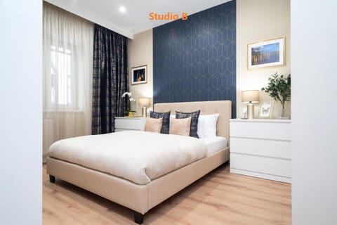 Bed, TV and multimedia, Living room, Photo of the whole room, Bedroom, Quiet street view, internet, internet, wardrobe, air conditioner