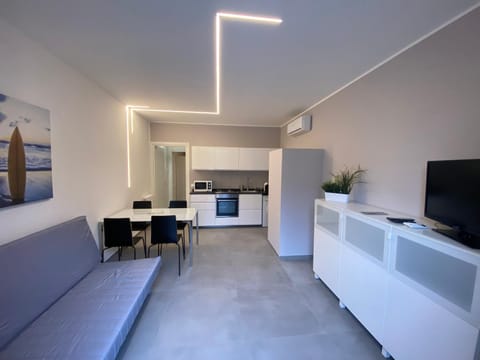 TV and multimedia, Kitchen or kitchenette, Living room, Dining area, minibar, pet friendly, stove
