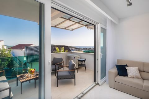 Day, View (from property/room), Balcony/Terrace, Seating area