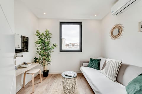 TV and multimedia, Living room, air conditioner