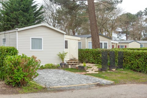 Mobil home tout confort climatiseur Campground/ 
RV Resort in Pont-Aven