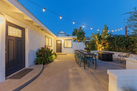 Pet Friendly Beach Bungalow, Close to Beach House in Carlsbad