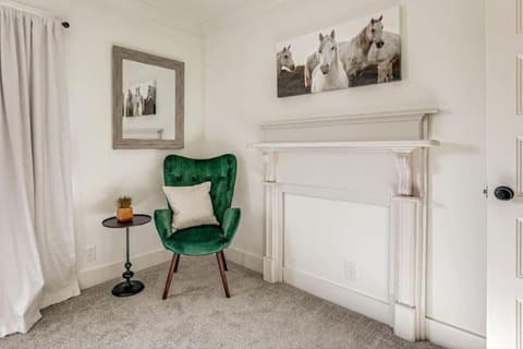 2 BR Highland House of Historic DWTN Franklin Apartment in Franklin