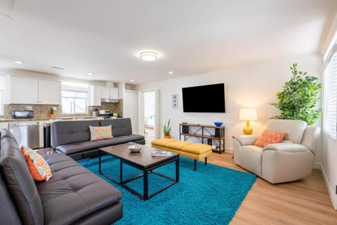 CBS-1236 - Sensational Summit Sunsets House in Cardiff