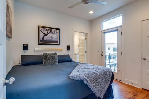 10 Percent OFF New Home Downtown Sleeps 8 House in East Nashville