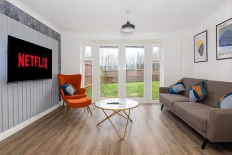TV and multimedia, Living room, Seating area