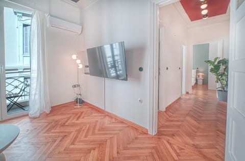 TV and multimedia, air conditioner