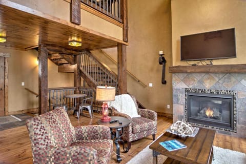 Gray Goose Lodge House in Pennington County