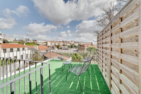 Property building, Day, View (from property/room), Balcony/Terrace