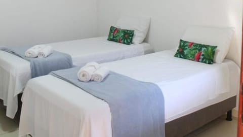 Bed, towels