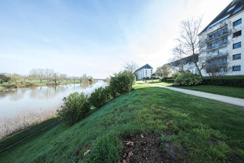Élégance et confort- Vidéoprojecteur Tours-Parking Apartment in Tours