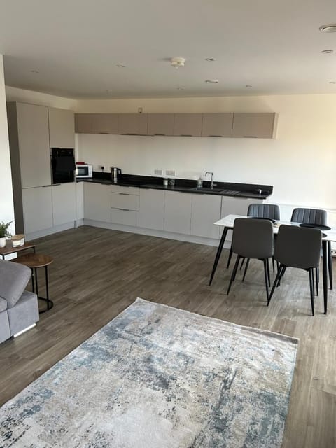 Two bedroom, Sleeps 6 Centre of Portrush Main Street Coastal Links Apartment in Portrush