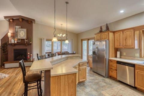 Whispering Pines Retreat House in Lead