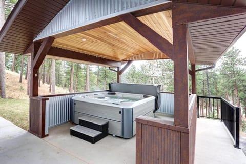 Whispering Pines Retreat House in Lead