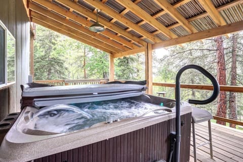 Mountain Oasis House in North Lawrence