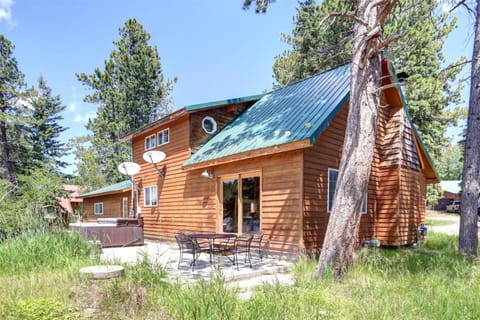 Wanderlust Cabin Cabin in North Lawrence