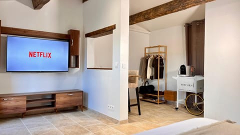 LE CHÊNE - Studio Provençal à Mougins - AC - Wifi - Parking Gratuit - Apartment in Valbonne