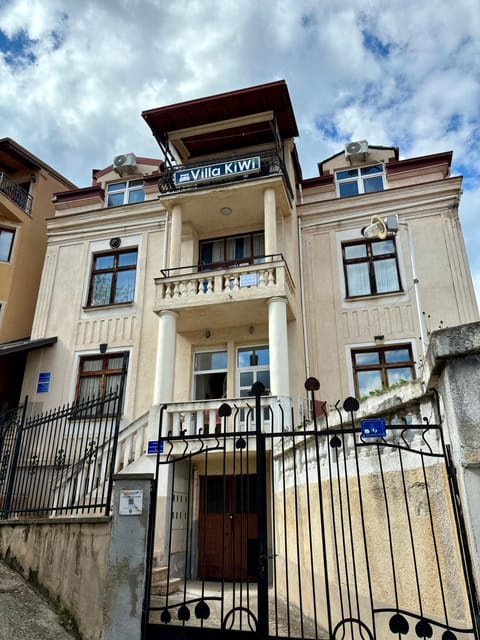 Property building, Day