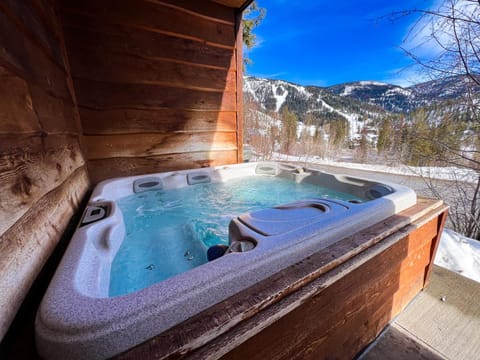 Grand View Lodge House in Whitefish