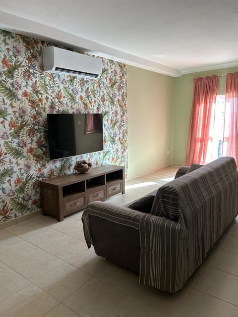 TV and multimedia, Living room, Evening entertainment