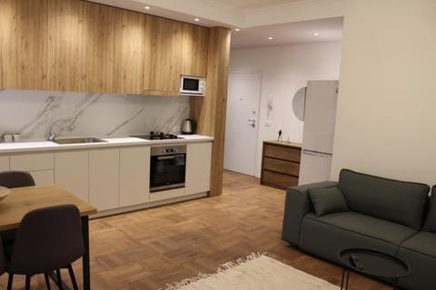 Kitchen or kitchenette, Living room, Dining area, minibar, pet friendly