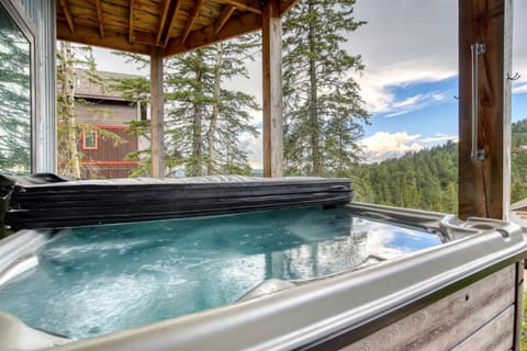 Bullock`s Ridge House in North Lawrence