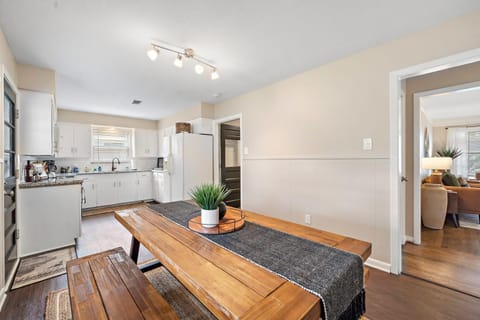 with Arcade and Covered Patio Sleep 9 in this 4 Bedroom 2 Bath Home 5 star host Deer Park TX House in La Porte