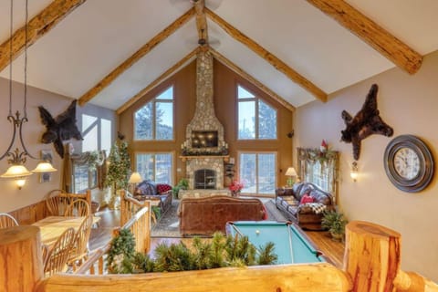 Rocky Ridge Lodge House in North Lawrence